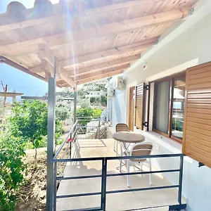 guesthouse-marilena.albaniahotels.org/