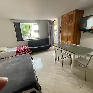 Apartamento Nuevo, Moderno , Elegante Y Muy Bien Ubicado , En Laureles, Medellín